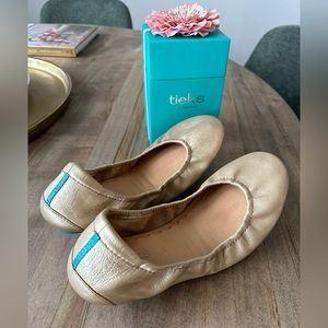 Metallic champagne Tieks - size 8